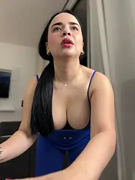 Snapshot of GeorginaJones chatting on 1, 2, 2025 GeorginaJones online show from 1, 2, 2025