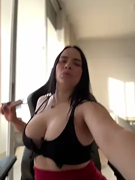 Snapshot of GeorginaJones chatting on 20, 2, 2025 GeorginaJones online show from 20, 2, 2025