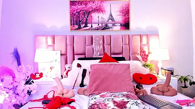 Snapshot of Anaa_Bellaa chatting on 8, 11, 2025 Anaa Bellaa online show from 8, 11, 2025