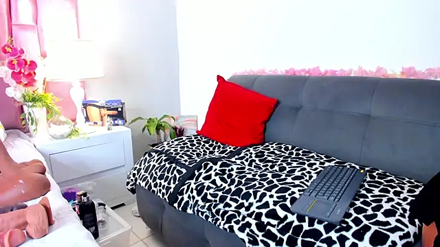 Snapshot of Anaa_Bellaa chatting on 15, 11, 2025 Anaa Bellaa online show from 15, 11, 2025