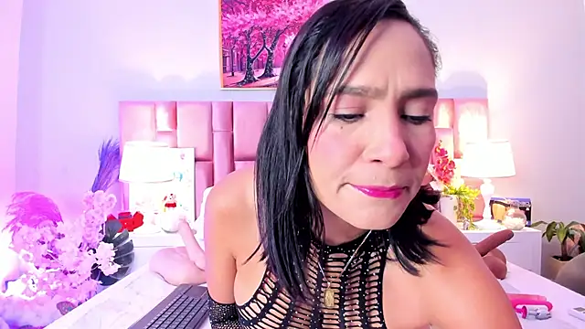 Snapshot of Anaa_Bellaa chatting on 27, 11, 2025 Anaa Bellaa online show from 27, 11, 2025