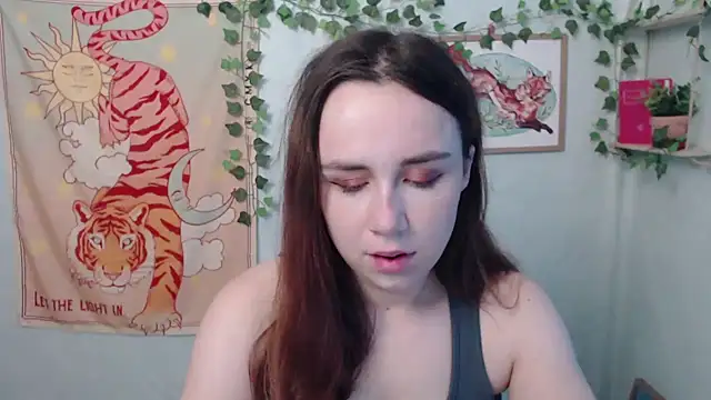 Snapshot of VeryVeryVeryShy_ chatting on 13, 7, 2026 VeryVeryVeryShy online show from 13, 7, 2026