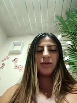 Snapshot of little_antonela chatting on 7, 10, 2025 little antonela online show from 7, 10, 2025