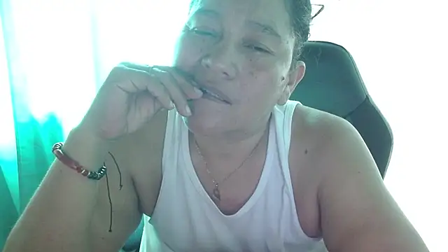 Snapshot of katia_mature chatting on 3, 3, 2025 katia mature online show from 3, 3, 2025