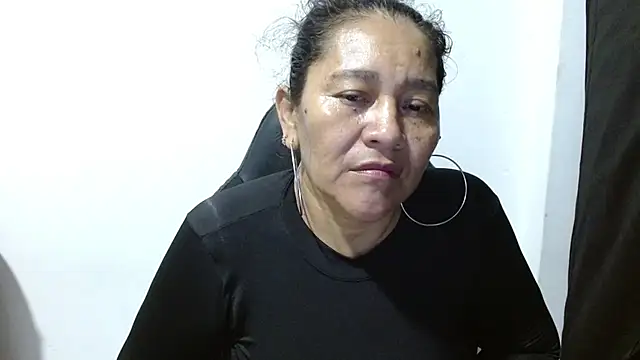 Snapshot of katia_mature chatting on 10, 10, 2025 katia mature online show from 10, 10, 2025