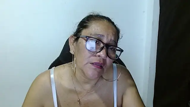 Snapshot of katia_mature chatting on 26, 10, 2025 katia mature online show from 26, 10, 2025