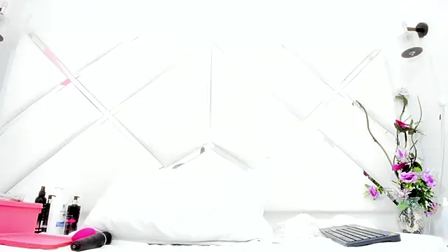 Snapshot of AgathaPember chatting on 9, 2, 2025 AgathaPember online show from 9, 2, 2025