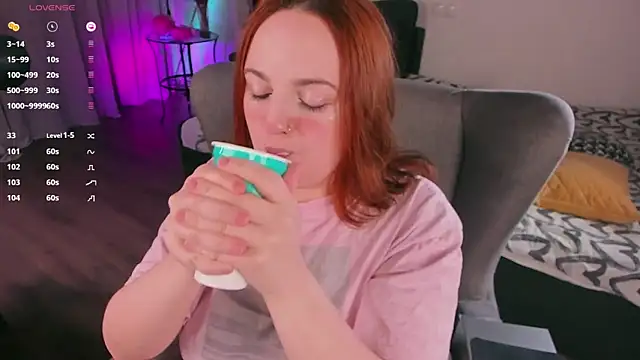 Snapshot of Alice_CutePerv chatting on 29, 1, 2025 Alice CutePerv online show from 29, 1, 2025