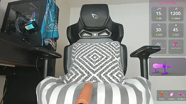 Snapshot of Redjina_Angel chatting on 22, 9, 2025 Redjina Angel online show from 22, 9, 2025