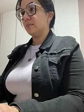 SWEETLILY18 online show from 30, 12, 2024