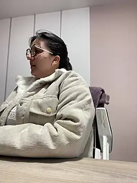 SWEETLILY18 online show from 7, 1, 2025