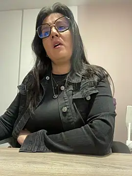 SWEETLILY18 online show from 1, 2, 2025