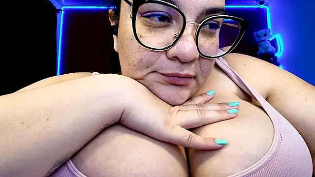 Snapshot of lulubigtitts1 chatting on 6, 2, 2025 lulubigtitts1 online show from 6, 2, 2025