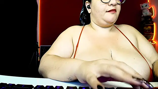 Snapshot of lulubigtitts1 chatting on 19, 2, 2025 lulubigtitts1 online show from 19, 2, 2025