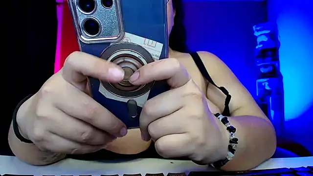 Snapshot of lulubigtitts1 chatting on 13, 9, 2025 lulubigtitts1 online show from 13, 9, 2025