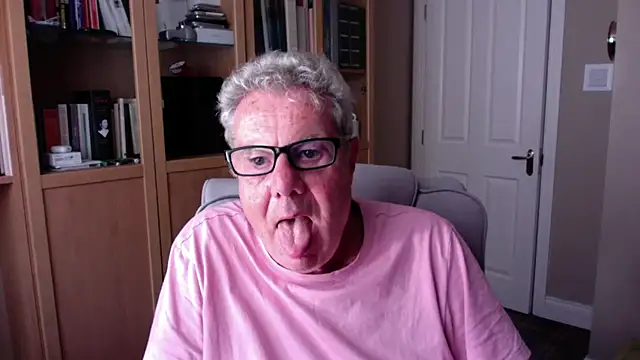 Snapshot of Oldpistolpete chatting on 11, 7, 2026 Oldpistolpete online show from 11, 7, 2026