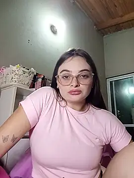 Snapshot of Emmacut chatting on 16, 7, 2026 Emmacut online show from 16, 7, 2026