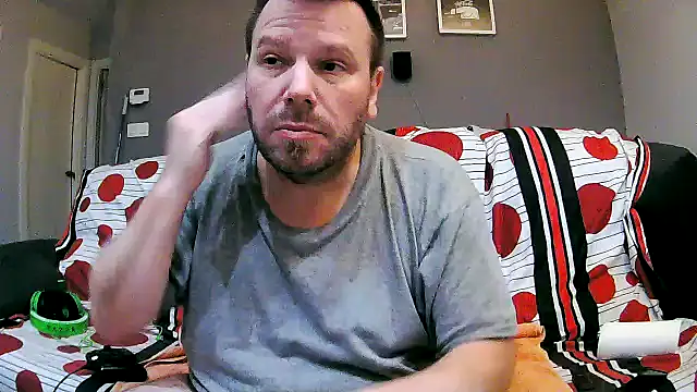 Snapshot of txan9876 chatting on 26, 11, 2025 txan9876 online show from 26, 11, 2025