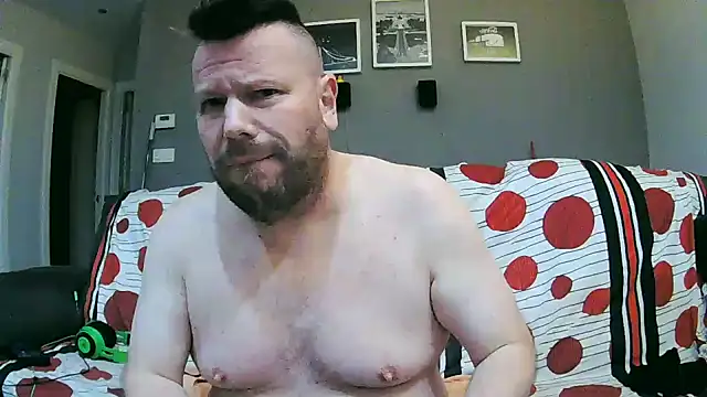 Snapshot of txan9876 chatting on 3, 12, 2025 txan9876 online show from 3, 12, 2025