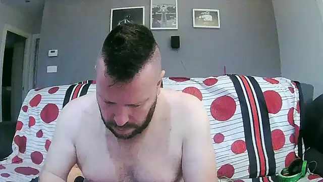 Snapshot of txan9876 chatting on 18, 12, 2025 txan9876 online show from 18, 12, 2025