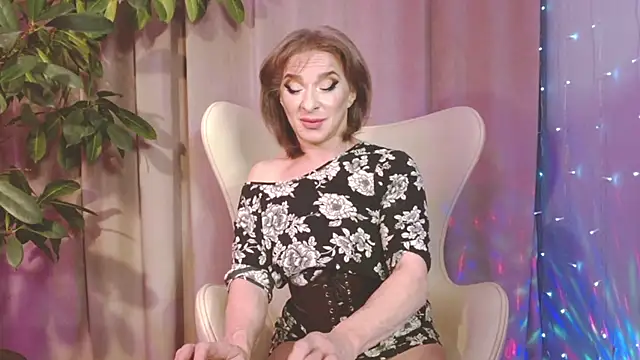 julia renard online show from 12, 12, 2024