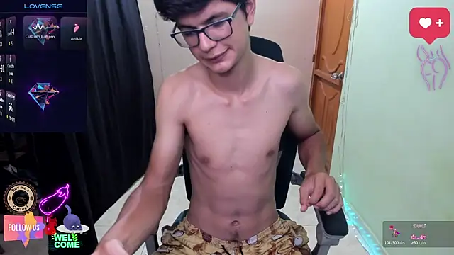 Snapshot of GoldenProject chatting on 8, 11, 2025 GoldenProject online show from 8, 11, 2025