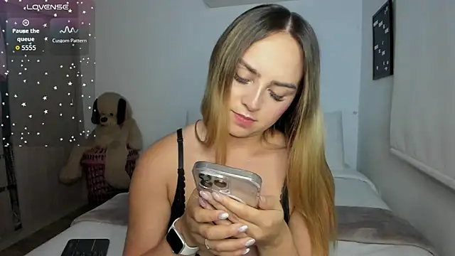 sophi mooreno online show from 1, 2, 2026