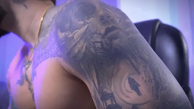 Snapshot of Frank_Farrell chatting on 7, 11, 2025 Frank Farrell online show from 7, 11, 2025