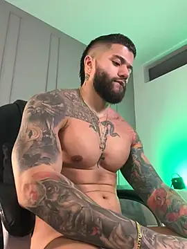 Snapshot of Frank_Farrell chatting on 11, 11, 2025 Frank Farrell online show from 11, 11, 2025