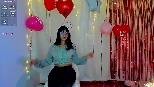 Snapshot of Silvanna-Moree chatting on 16, 2, 2025 Silvanna-Moree online show from 16, 2, 2025