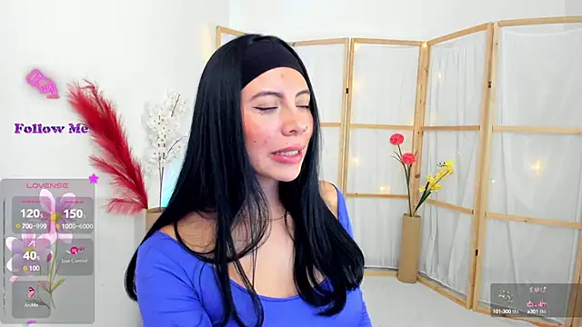 Snapshot of Silvanna-Moree chatting on 15, 9, 2025 Silvanna-Moree online show from 15, 9, 2025