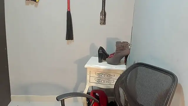 sandyquinnxx online show from 10, 4, 2026