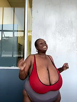 Snapshot of Biggblackboobs chatting on 20, 11, 2025 Biggblackboobs online show from 20, 11, 2025