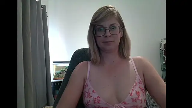 Snapshot of SavannaGirly chatting on 2, 3, 2025 SavannaGirly online show from 2, 3, 2025