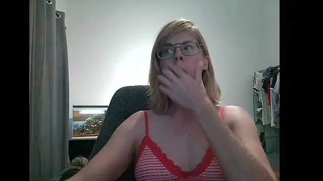 Snapshot of SavannaGirly chatting on 5, 3, 2025 SavannaGirly online show from 5, 3, 2025