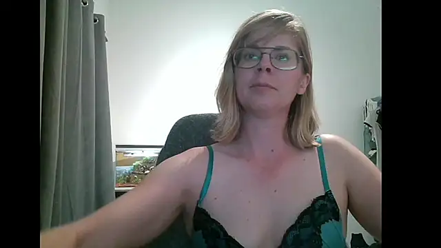 Snapshot of SavannaGirly chatting on 6, 3, 2025 SavannaGirly online show from 6, 3, 2025