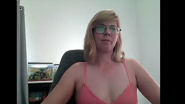 Snapshot of SavannaGirly chatting on 12, 3, 2025 SavannaGirly online show from 12, 3, 2025