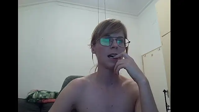 Snapshot of SavannaGirly chatting on 17, 11, 2025 SavannaGirly online show from 17, 11, 2025