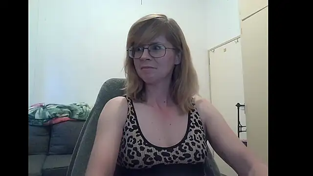Snapshot of SavannaGirly chatting on 21, 11, 2025 SavannaGirly online show from 21, 11, 2025