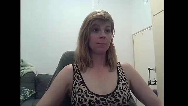 Snapshot of SavannaGirly chatting on 3, 12, 2025 SavannaGirly online show from 3, 12, 2025