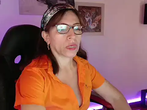 Chayla Ruiz online show from 11, 2, 2025