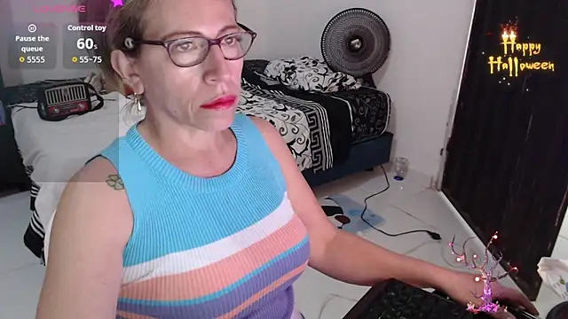 Chayla Ruiz online show from 20, 10, 2025