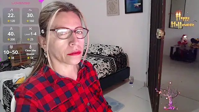 Chayla Ruiz online show from 23, 10, 2025