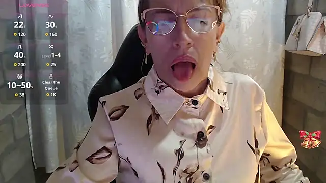 Chayla Ruiz online show from 3, 3, 2026