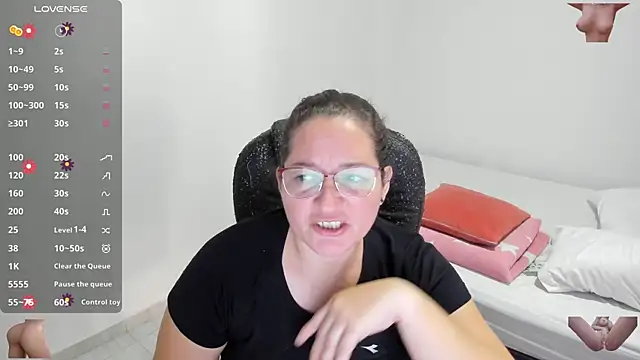 Snapshot of alejandra_milf_ chatting on 1, 2, 2025 alejandra milf online show from 1, 2, 2025