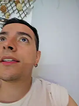 Snapshot of Jhoan_saenz chatting on 17, 2, 2025 Jhoan saenz online show from 17, 2, 2025