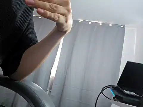 Snapshot of Jhoan_saenz chatting on 16, 9, 2025 Jhoan saenz online show from 16, 9, 2025