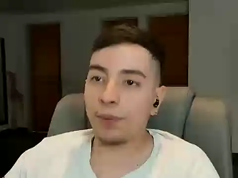 Snapshot of Jhoan_saenz chatting on 22, 9, 2025 Jhoan saenz online show from 22, 9, 2025