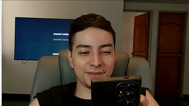 Snapshot of Jhoan_saenz chatting on 9, 10, 2025 Jhoan saenz online show from 9, 10, 2025