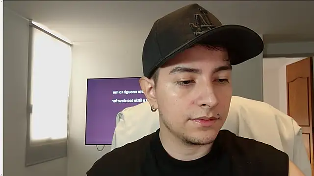 Snapshot of Jhoan_saenz chatting on 10, 10, 2025 Jhoan saenz online show from 10, 10, 2025